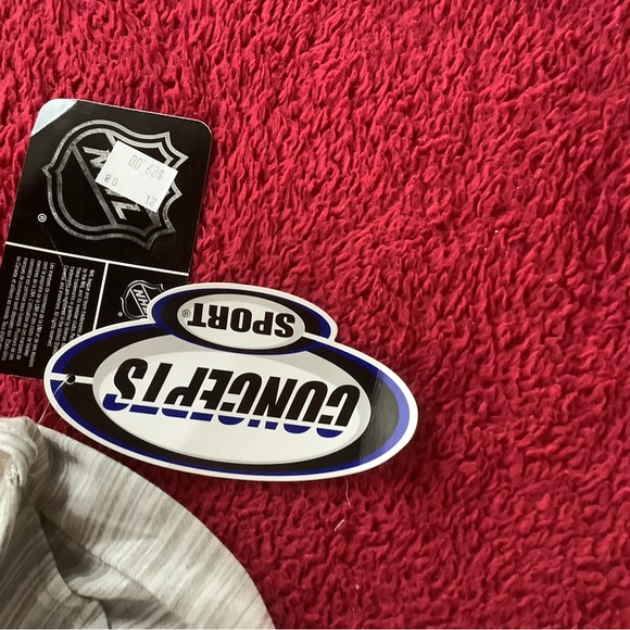 NHL Pittsburg Penguins Ladies Tank Top - Picture 6 of 6